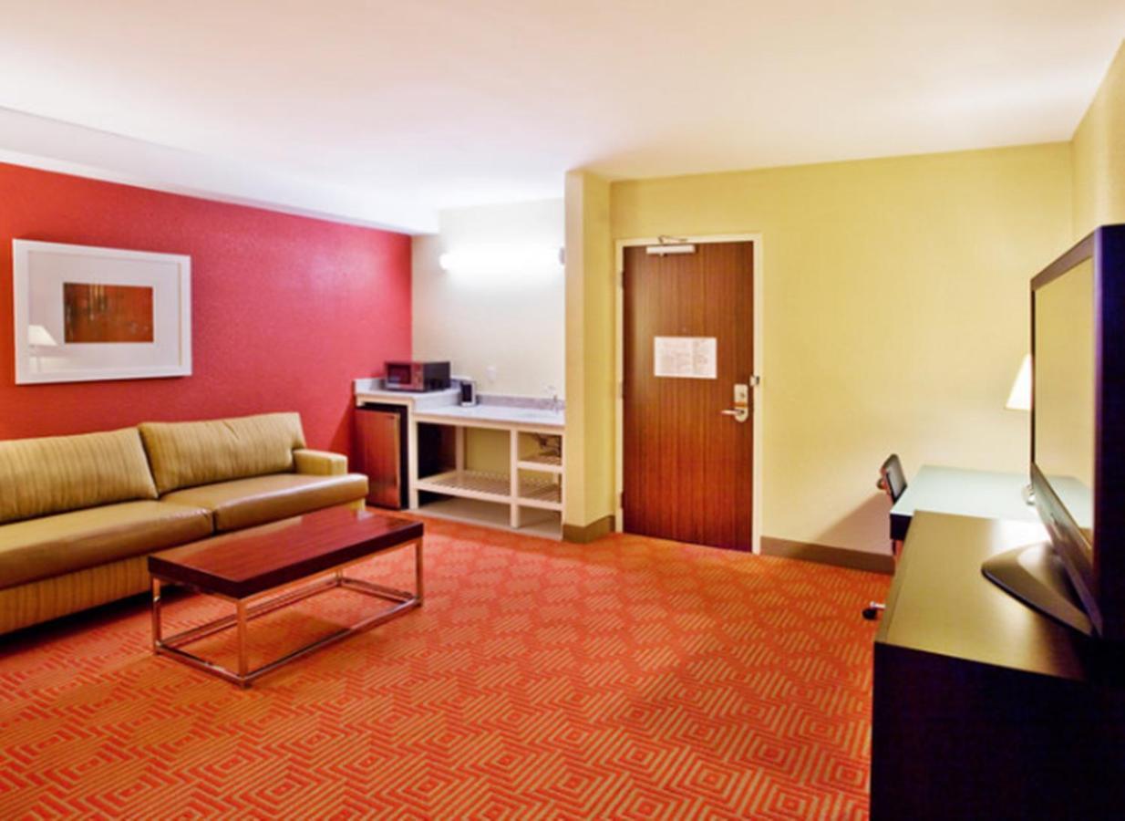 Hilton Garden Inn Долтон Экстерьер фото